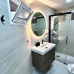 Americas 200 B Apartment